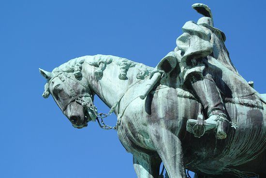 Statyn på Kungstorget