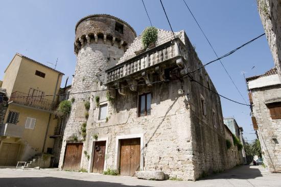 Castle Cambi