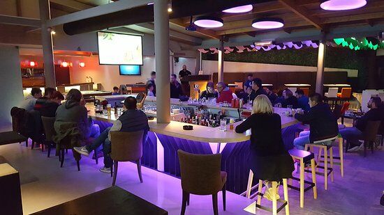 Mikes 77 Cocktail Bar & Cafe