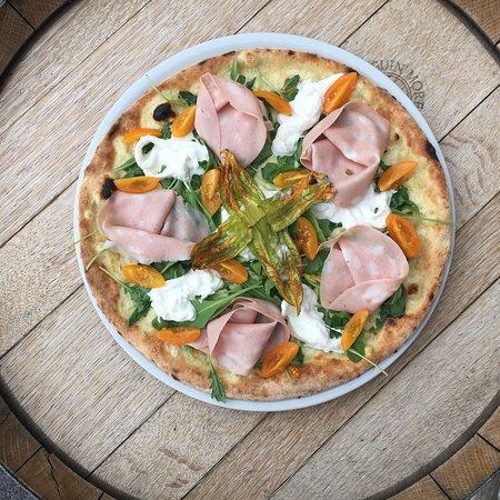 Lanterna Pizzeria and Brew Pub