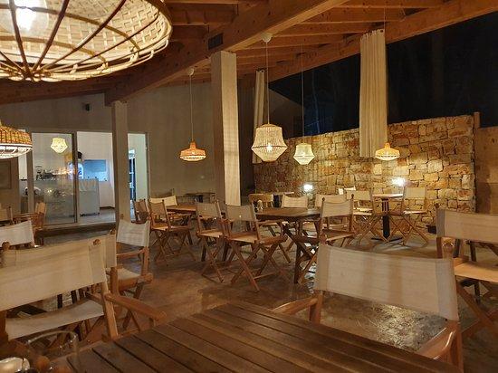 Mina beach Restaurant&lounge