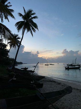 Ocean Breeze Lodge & Restaurant