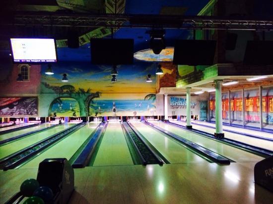Planet Bowling