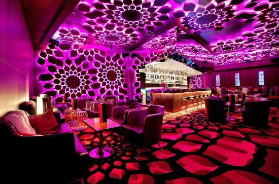 Razzmatazz Cocktail Bar & Lounge