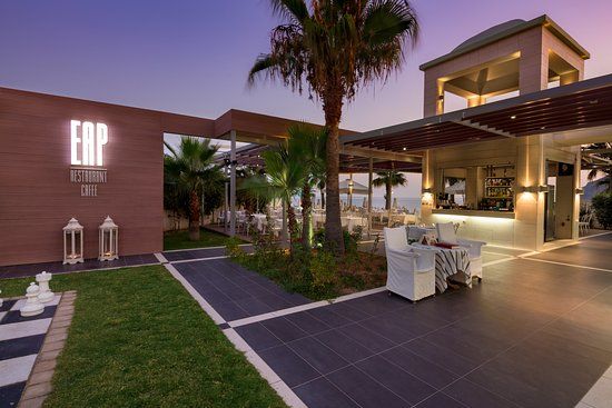 Ear Restaurant Cafee