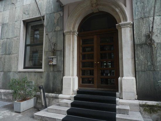 Kamov Fine Dining Restaurant