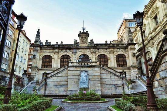 Menendez Pelayo bibliotek og museum