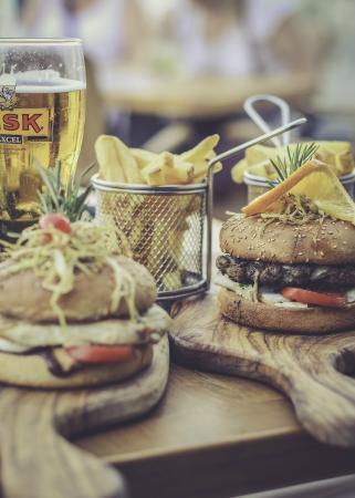 Cheeky Monkey Gastropub Qawra